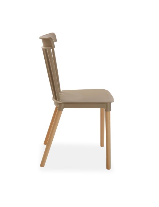 Quatre chaises de cuisine beiges, modèle Suède