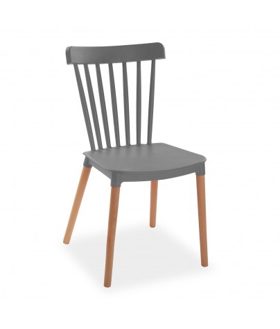 Quatre chaises de cuisine grises, modèle Suède