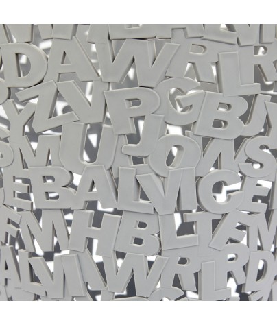 Poubelle en plastique gris. Modèle Letters