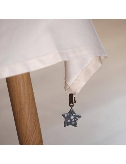 LOT DE 4 POIDS AVEC UNE NAPPE QUATRE ÉTOILES LOT DE 4 POIDS AVEC UNE NAPPE QUATRE ÉTOILES