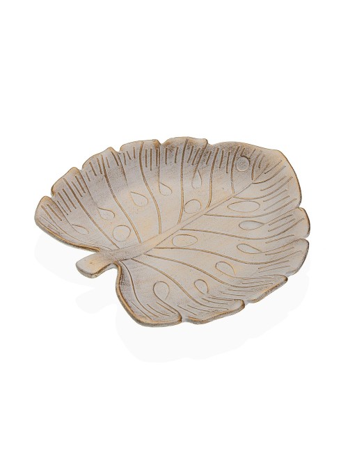 WORN GOLD CENTERPIECE IN THE SHAPE OF A LEAF