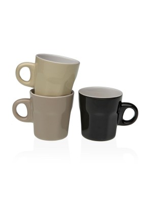 DREI TASSEN ZUM FRÜHSTÜCK ODER ESPRESSO