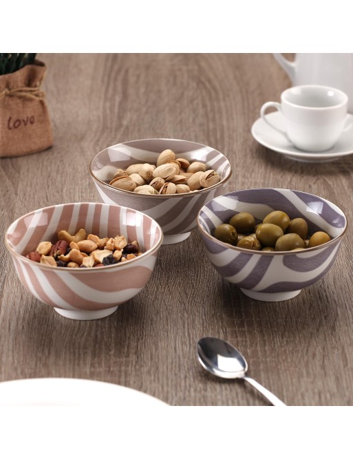 SECHS VERSCHIEDENE SCHALEN MODELL YARIS