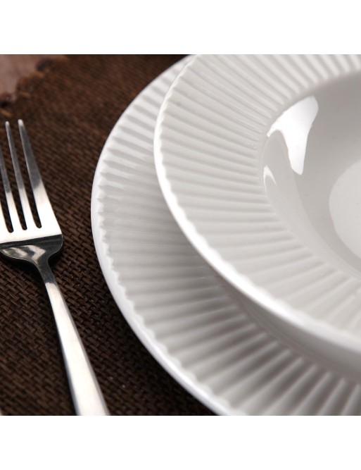 WHITE STRIPED RELIEF MODEL TABLEWARE 18 PIECES