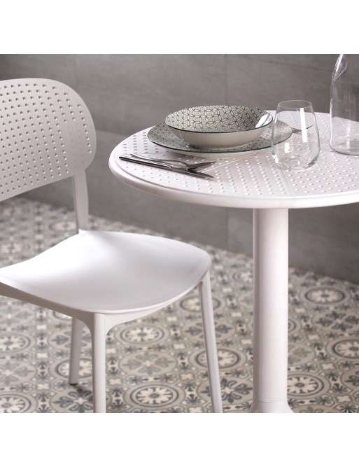 WHITE COCKTAIL TABLE