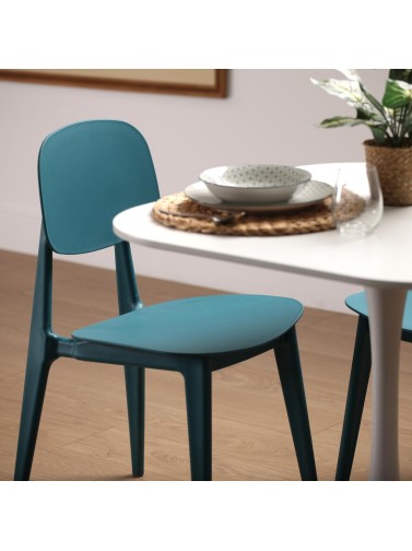 CHAISE BLEUE AVEC ASSISE EN PROPYLÈNE ET PIEDS EN BOIS