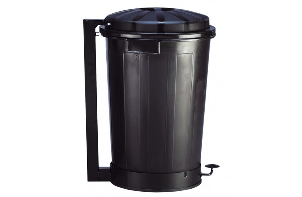 Container with lid.- 95 liters