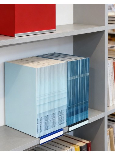 Porte-étiquette métallique (2,5x13x15,5cm). Couleur noire