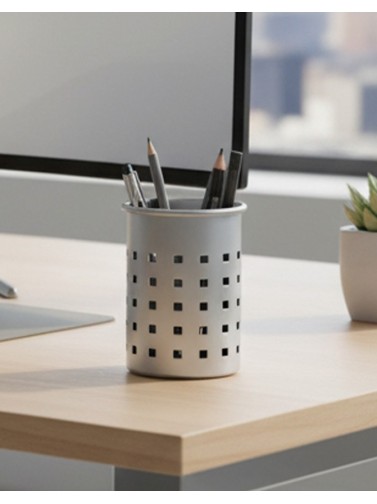 Silver metallic pencil holder or pen holder (11 x 7,5 cm). Square Model