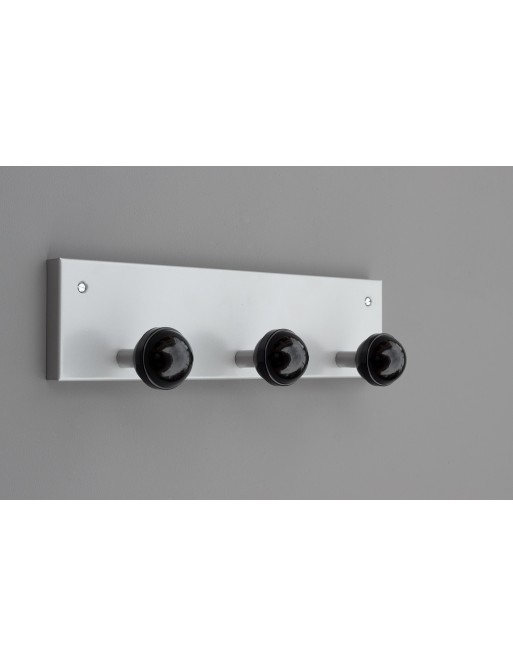 Percha de pared metálica con 3 colgadores en ABS negro Percha de pared metálica con 3 colgadores en ABS negro